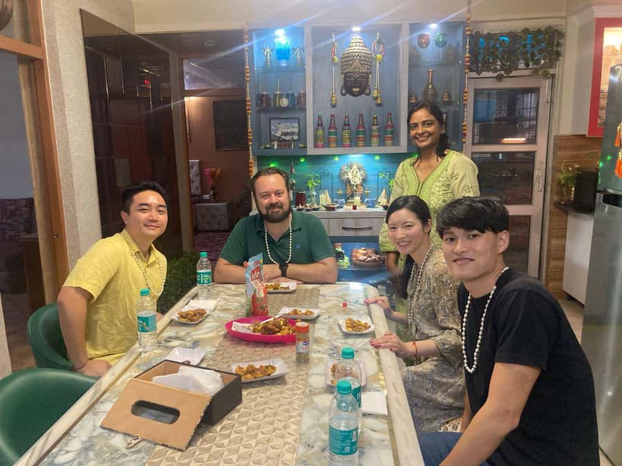 Delhi: AI Cooking Class and Much More in a Local Family Home - Meeting Roopak and Nidhi in Dwarka, a home not a studio