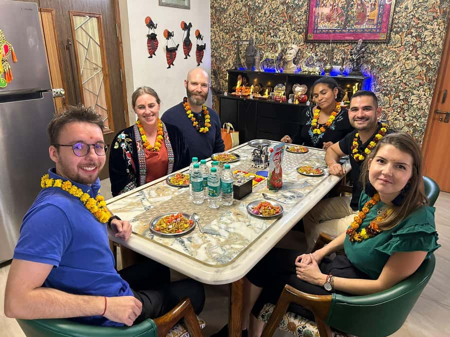 Delhi: AI Cooking Class and Much More in a Local Family Home - Cooking two vegetarian dishes from scratch, with your input