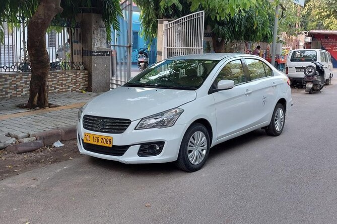Delhi Airport to New Delhi Hotel Private Transfer - How the Meet-and-Greet Works at Indira Gandhi Airport