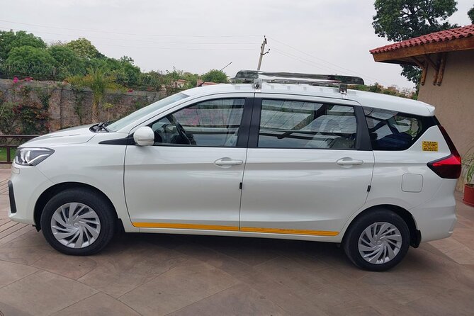 Delhi Airport Transfer – Pickup and Drop-Off (Choose One or Both) - Flight Tracking and Delays, Why This Service Is Built for the Real Airport Day
