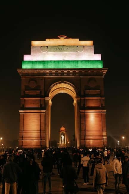Delhi: Akshardham Temple, India Gate & Safdarjung Night Tour - Key moments to look for
