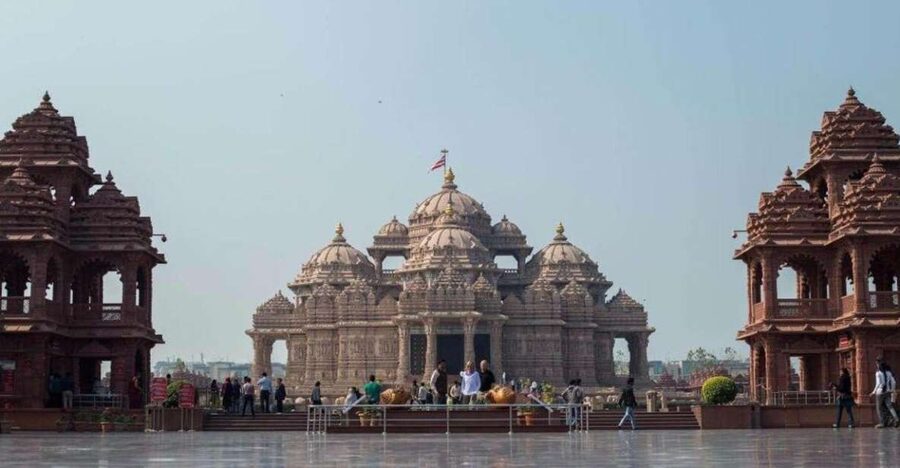 Delhi: Akshardham Temple, India Gate & Safdarjung Night Tour - Dinner plans and what to budget, since meals are not included