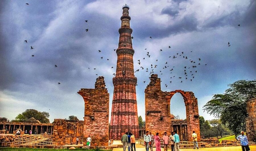 Delhi: All Inclusive Old & New Delhi Full & Half Day Tour - Chandni Chowk to Gurudwara calm: Sis Ganj and the food-and-faith contrast