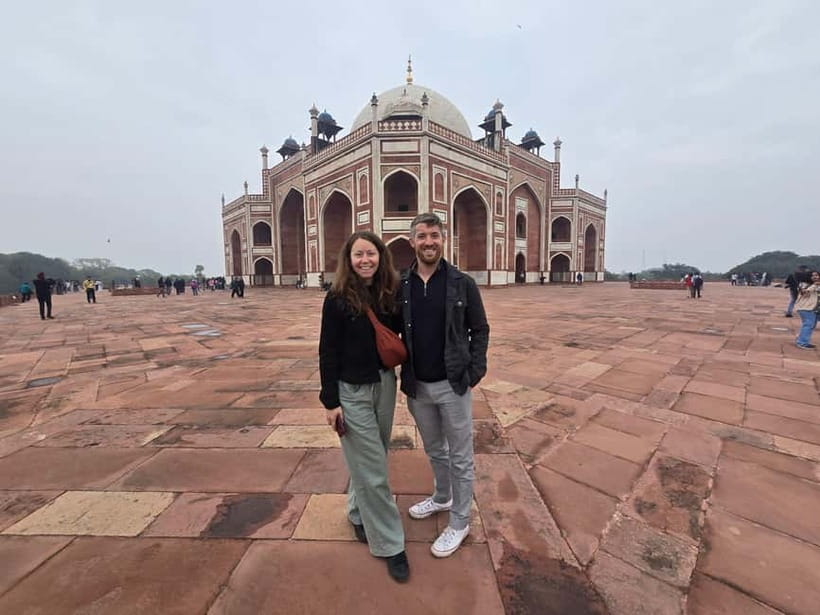 Delhi: Chandni Chowk & Spices Shoping Tour Through Tuk-Tuk - Tuk-tuk logistics: why this works for 3 to 4 hours