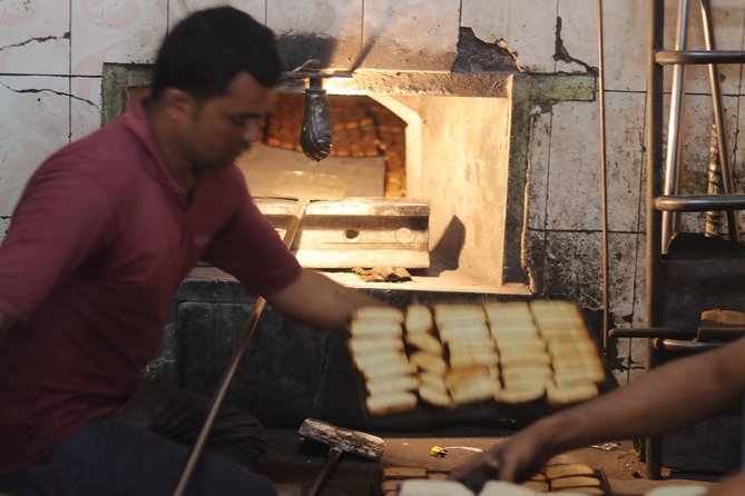 Delhi Culinary Evolution Tour: Old + New Delhi Food all inclusive - Old Delhi Start at Chawri Bazar, From Shahjahanabad to Food Memories