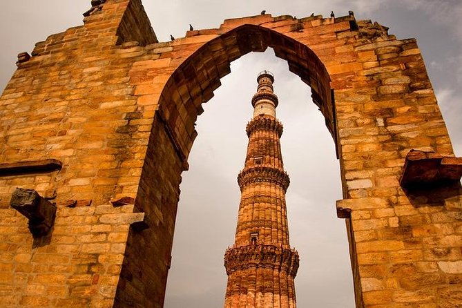Delhi Custom And Shopping Tour - Pickup, 10:00 AM start, and the comfort factor that saves your mood