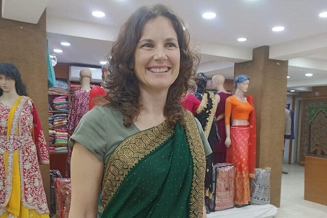 Delhi : Customized Half or Full Day Delhi Shopping Tour - Dilli Haat Craft Cottages: Handicrafts Plus Performances
