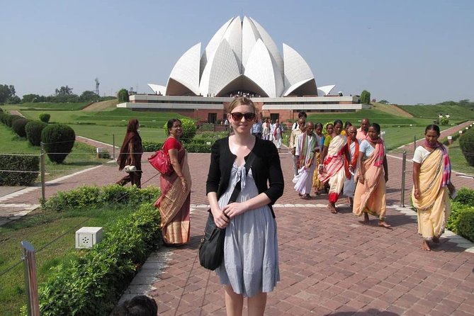 Delhi Day Trip - Lotus Temple: free entry, modern serenity