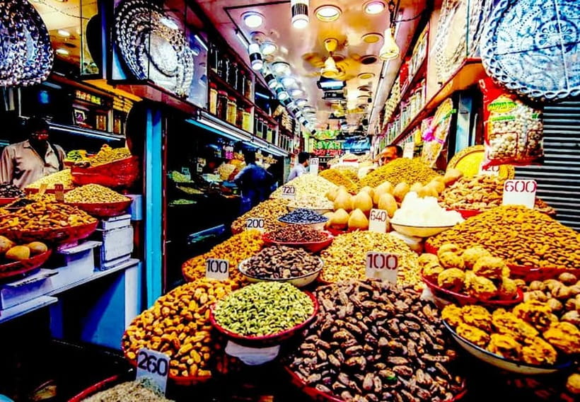 Delhi: Delhi Street Food Tour with Guide at Chandni Chowk - The Rickshaw and Photo Stop Moments