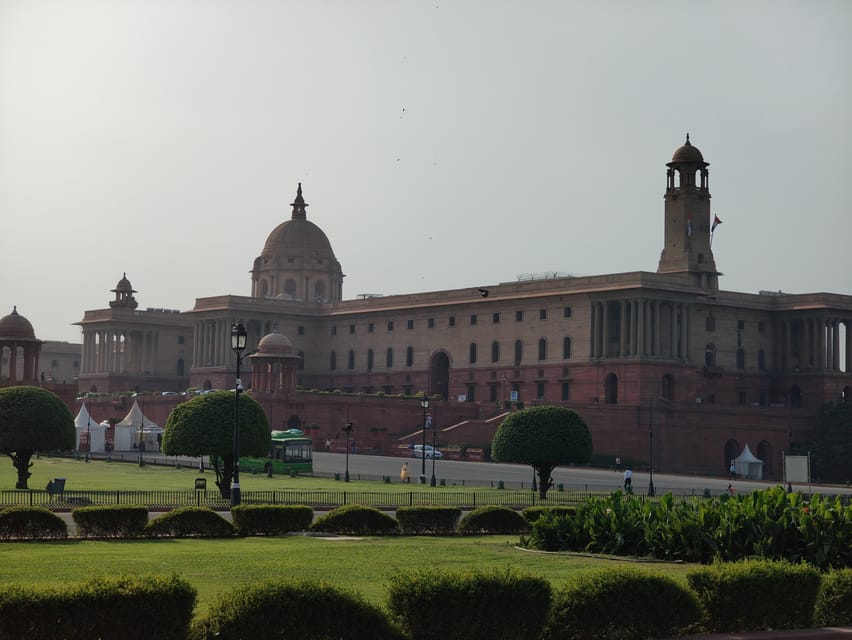 Delhi Diaries: Chaos, Culture & Charm - Lotus Temple or Bangla Sahib: choosing calm when Delhi gets loud