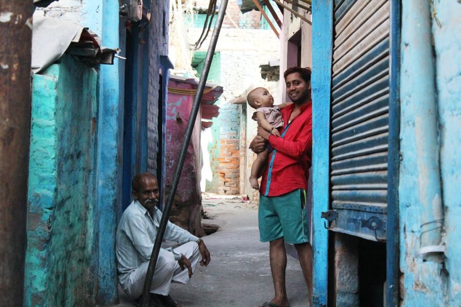 Delhi: Ethical Sanjay Colony Slum Tour - Sanjay Colony: where Delhi’s temples meet daily work