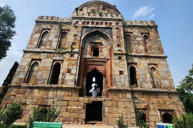 Delhi: Evening City Tour Of Delhi All Inclusive - Stop 4 Safdarjung Tomb: Mughal style in a calm final chapter