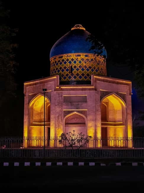 Delhi: Evening City Tour with Private Guide By Car - Delhi after sunset: the feeling you’re buying