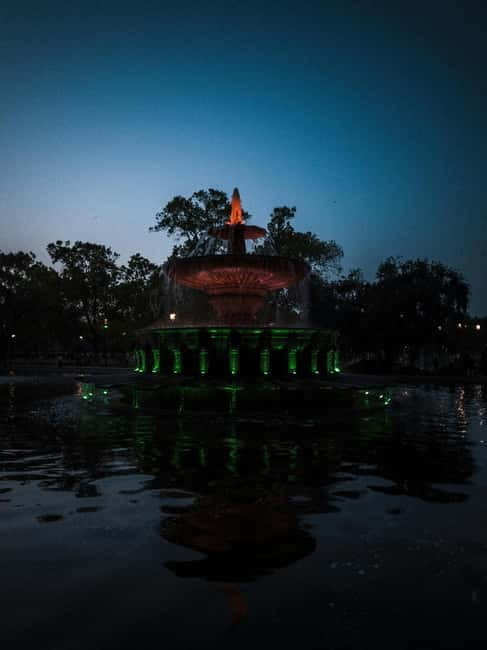 Delhi: Evening City Tour with Private Guide By Car - Rashtrapati Bhavan after dark: the ceremonial stop