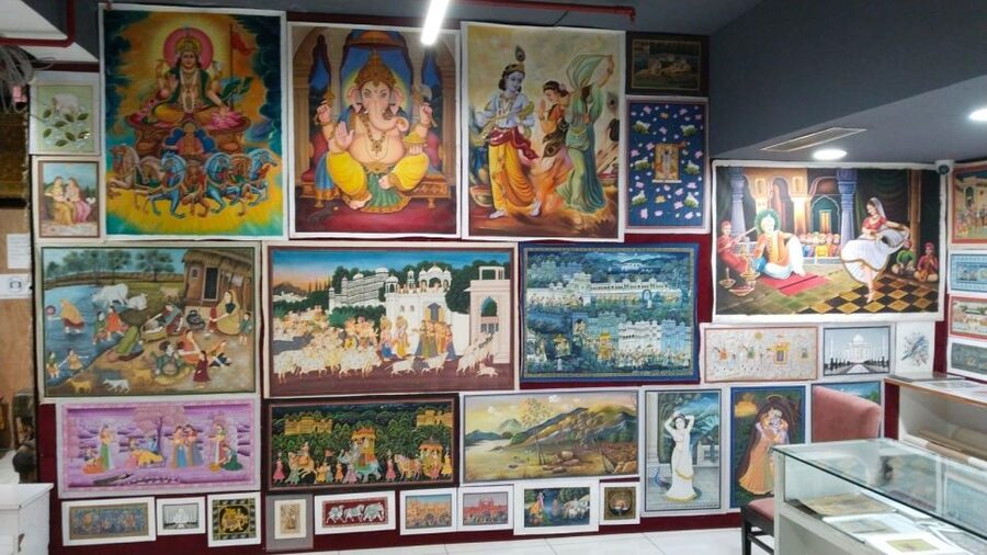 Delhi Exclusive Guided Shopping Tour in AC car and transfers - Who This Tour Suits Best in Delhi