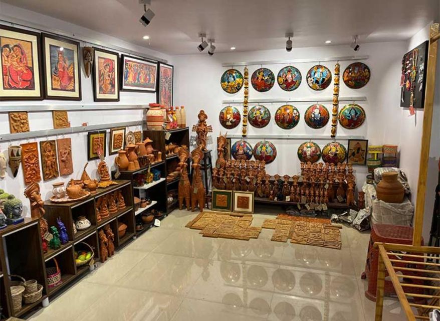 Delhi Exclusive Guided Shopping Tour in AC car and transfers - Art and Cottage Emporium Stops for Carpets, Handlooms, and Pashmina