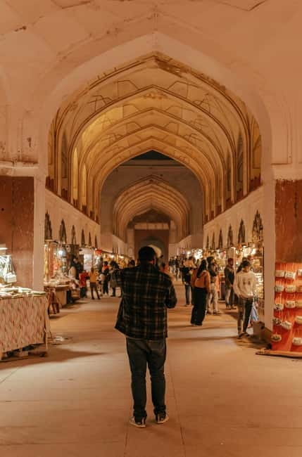Delhi: Guided Shopping Tour Experience with Female Expert - Khari Baoli: quick, targeted shopping for spices and daily-market finds