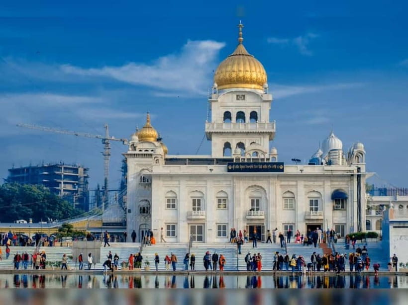 Delhi: Gurudwara Bangla Sahib Tour with Langar Meal - Gurudwara Bangla Sahib: why this Delhi stop feels different
