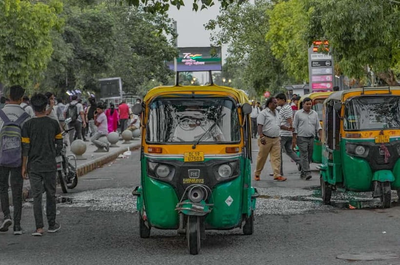 Delhi: Half Day or Full-Day Private City Tour - Driving past the Red Fort: a quick look, not a full visit