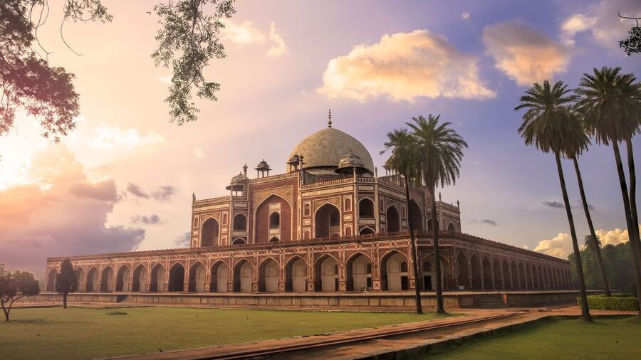 Delhi Half-Day Private City Tour with Car & Guide - The guide makes or breaks this kind of short tour