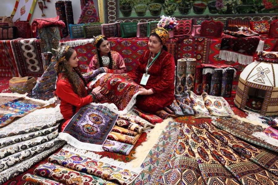 Delhi: Half day Shopping tour with guide by car. - A half-day shopping plan that saves your energy
