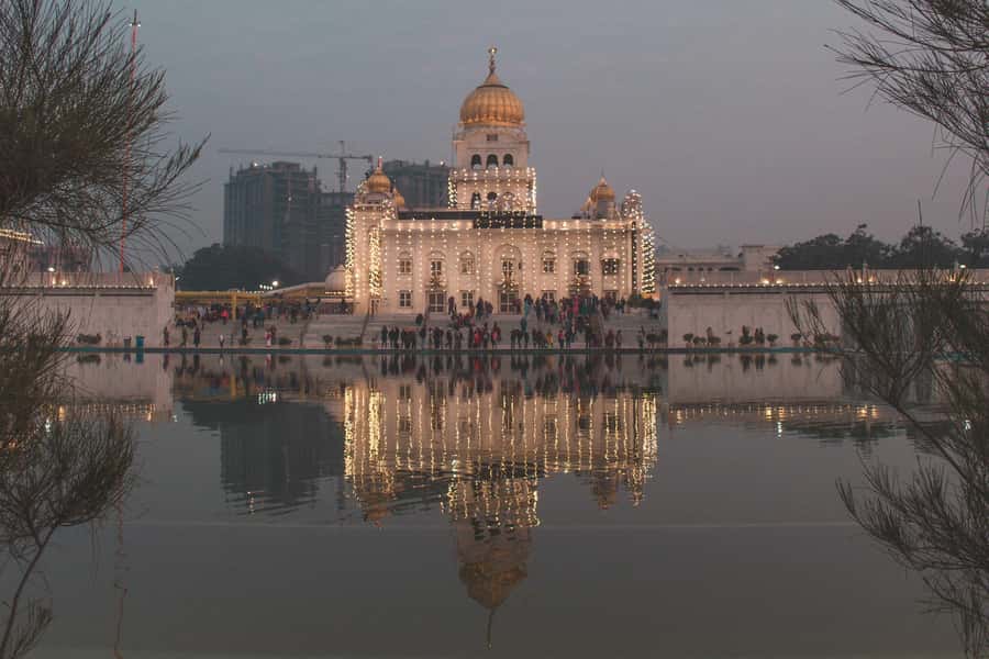 Delhi Highlights: Private Old & New Delhi with Fee Options - Rickshaw Through Old Delhi to the Spice Market