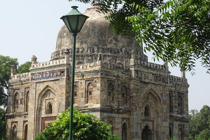 Delhi historical Gardens & Ruins - Guide energy, communication, and the comfort of pickup