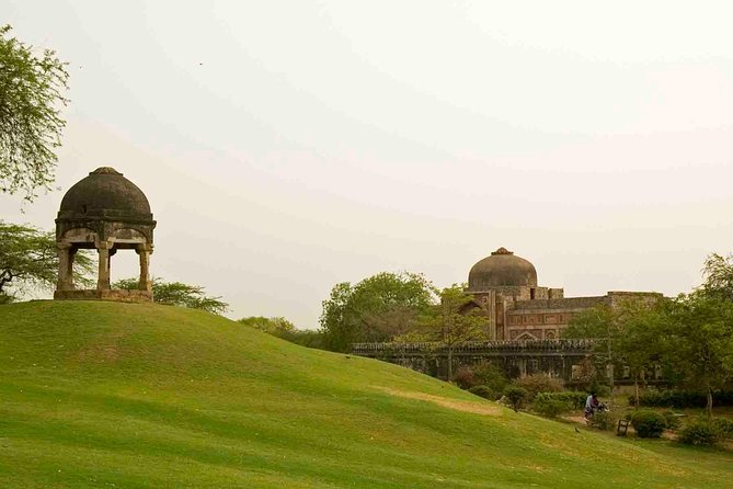 Delhi historical Gardens & Ruins - Lodhi Garden: a calm start among gardens and monuments