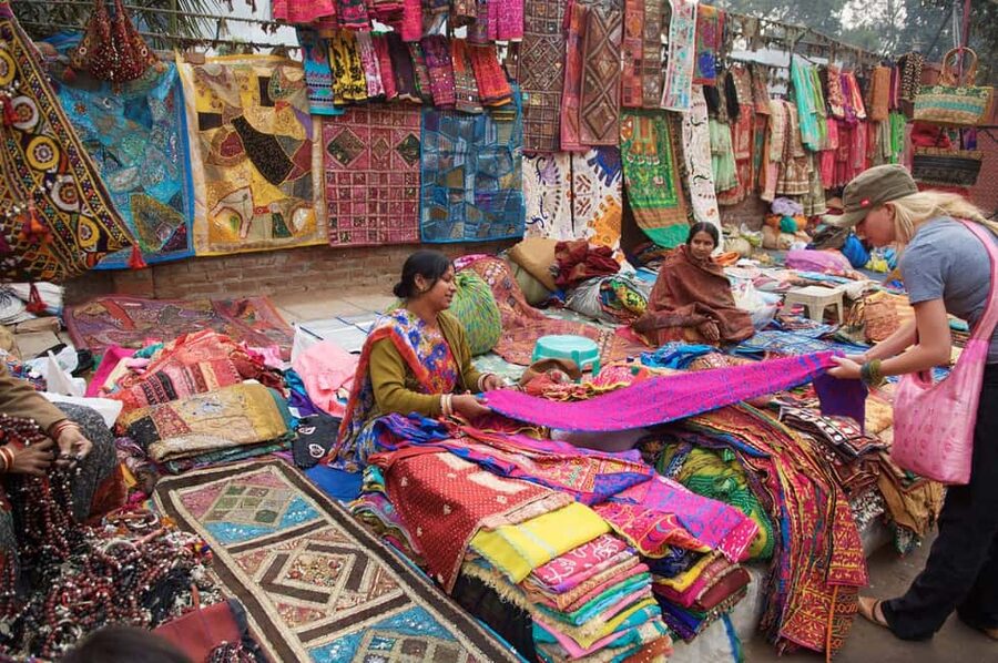 Delhi Markets: A Cultural Shopping Experience with an Expert - Kinari Bazaar: wedding accessories where you learn to spot real craft