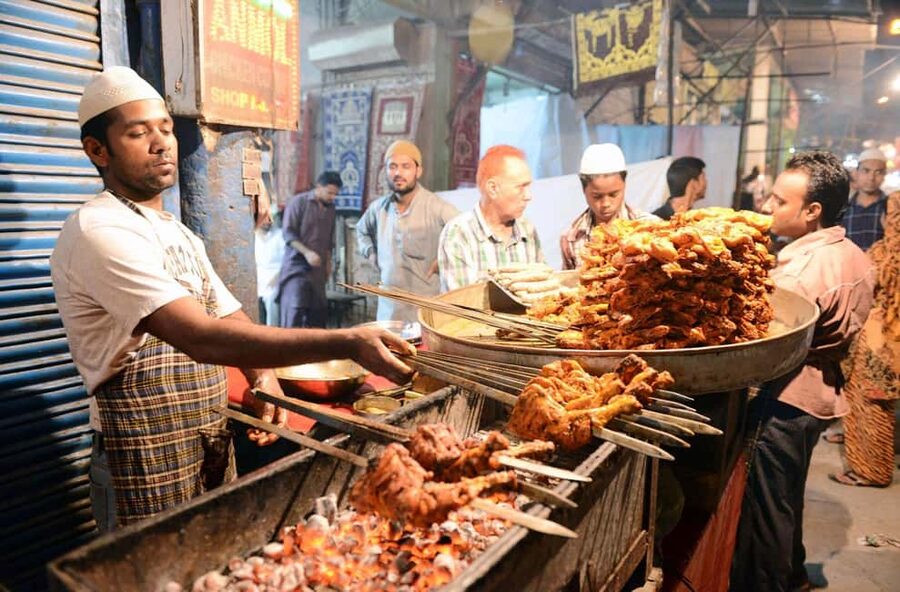 Delhi Markets: A Cultural Shopping Experience with an Expert - Matia Mahal near Jama Masjid: spices, kitchenware, and optional street food