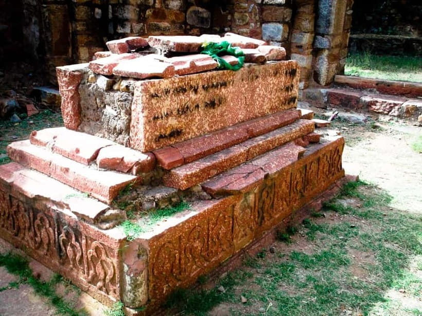 Delhi: Mehrauli Archaeological Park Tour with Hotel Pickup - The Walk Starts With the Right Kind of Guidance