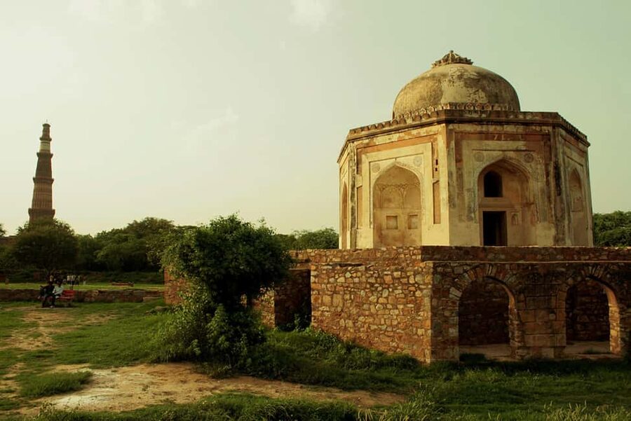 Delhi: Mehrauli Archaeological Park Tour with Qutub Minar - Key Highlights Worth Waking Up For