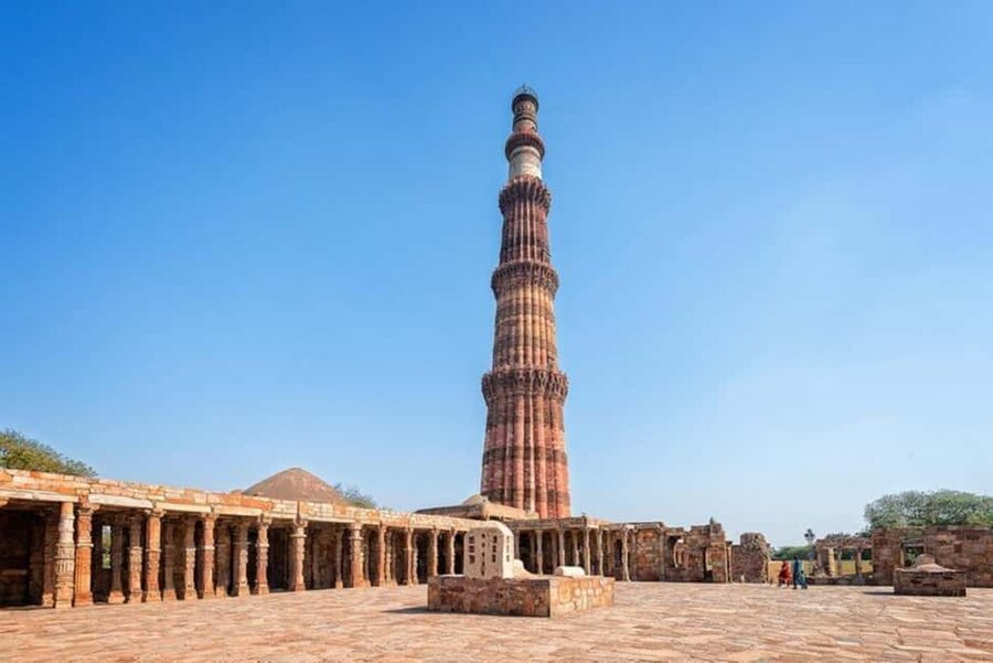 Delhi: Mehrauli Archaeological Park Tour with Qutub Minar - Jamali Kamali Mosque: Red Sandstone and Local Stories