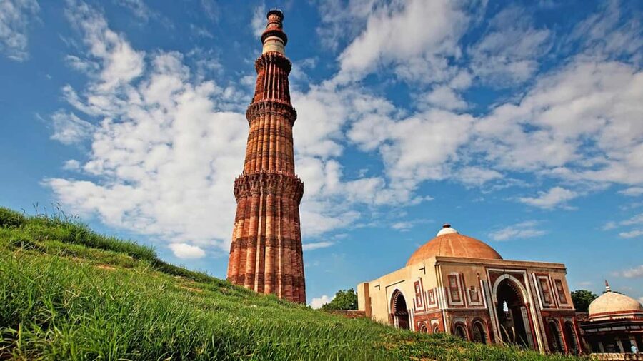 Delhi: Mehrauli Archaeological Park Tour with Qutub Minar - Price and Value at About $21 Per Person