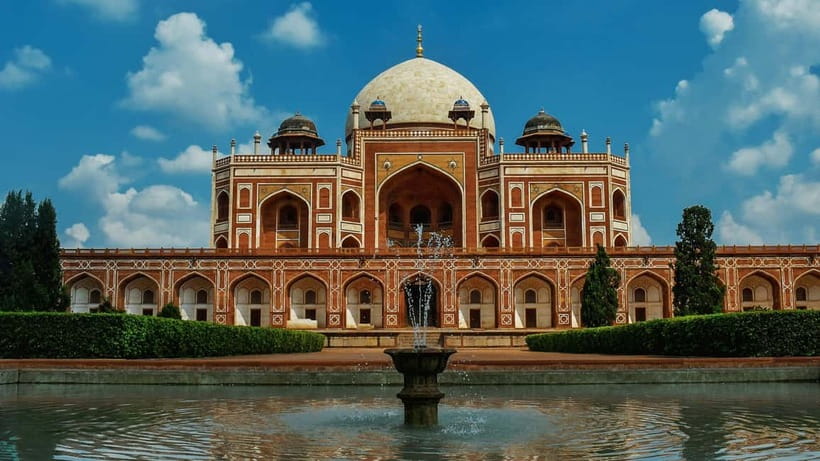 Delhi: New & Old Delhi Private Half or Full-Day Tour - New Delhi landmarks: India Gate, Parliament House, and President House views