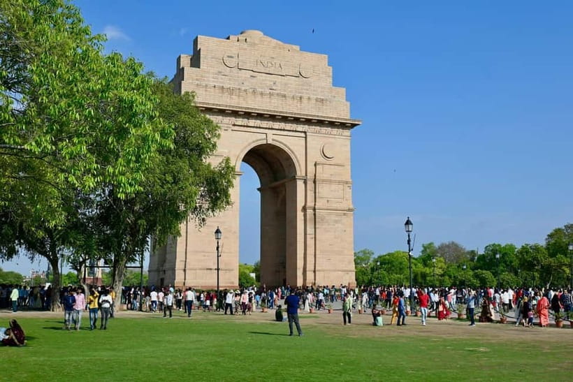 Delhi: New & Old Delhi Private Half or Full-Day Tour - Lotus Temple: the modern spiritual pause that slows everything down