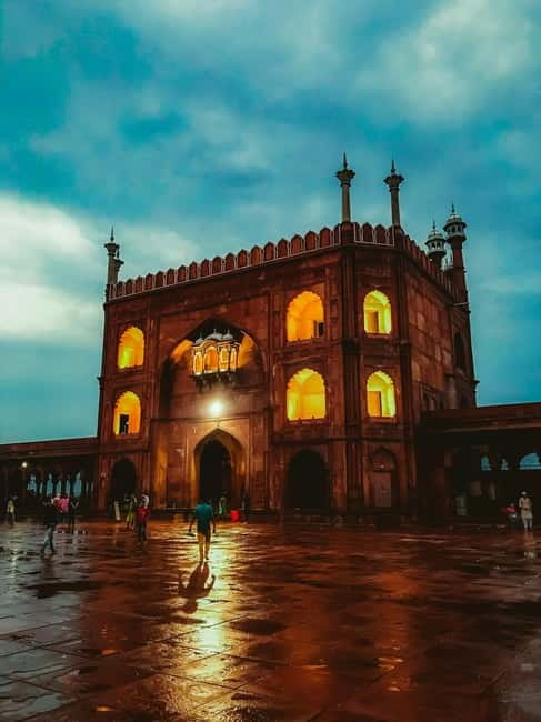 Delhi: New & Old Delhi Private Half or Full-Day Tour - Skip-the-line express security check: small time saver, big day impact