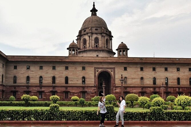 Delhi Night/Evening View Tour - 4 Hrs - India Gate after dark: the most relaxed part of the route