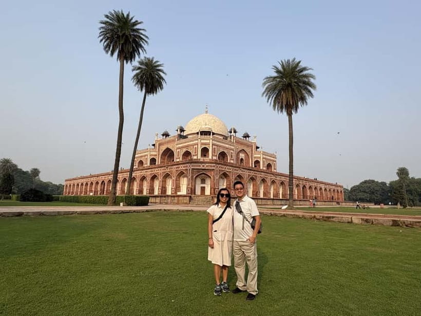 Delhi: Old and New Delhi Full or Half Day Guided Tour - A rickshaw ride through Chandni Chowk that actually adds value