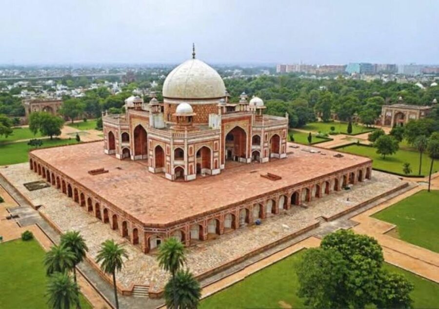 Delhi: Old and New Delhi One Day Private Guided City Tour - A local lunch stop that keeps the itinerary moving