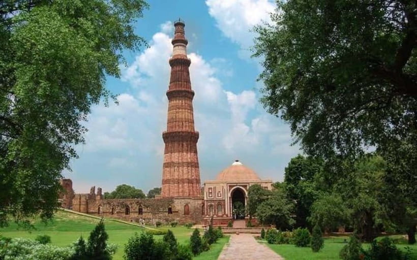 Delhi: Old and New Delhi Private City Tour by Car - Lunch Break in the Middle, Then Keep Moving