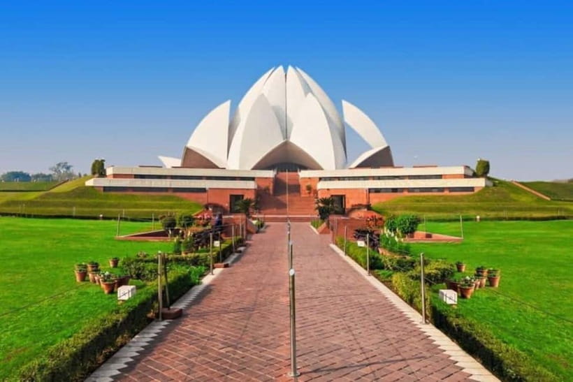 Delhi: Old and New Delhi Private City Tour by Car - Pickup in Delhi, Noida, and Beyond, Then an Air-Conditioned Ride Through Traffic