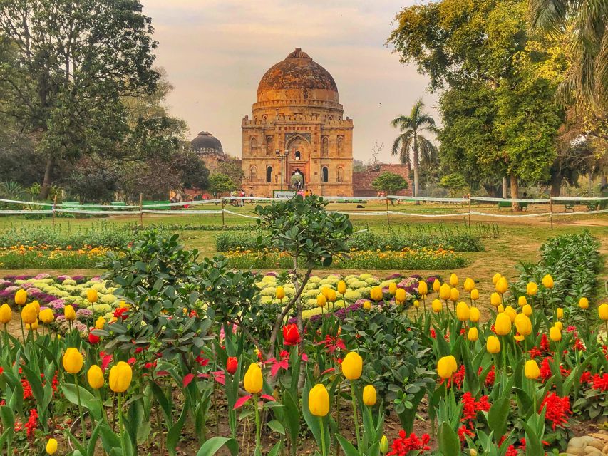 Delhi: Old and New Delhi Private Full or Half-Day Tour - Qutb Minar plus Lodhi Gardens and Agrasen ki Baoli for contrast at the end