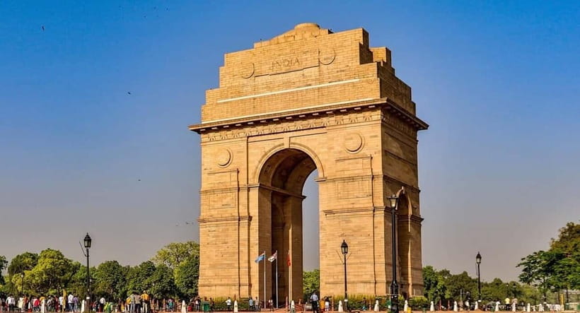 Delhi: Old Delhi and Chandni Chowk Tuk-Tuk Tour - Street food tasting: your guide makes it easier and safer
