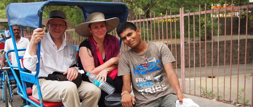 Delhi: Old Delhi Guided Tour with Rickshaw & Entry Tickets - What to pack and what rules to expect