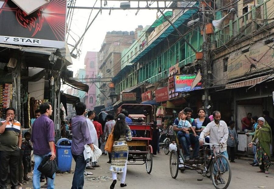 Delhi: Old Delhi Highlighs Tuk Tuk Tour With Guide - Jama Masjid: A Mughal-Era Powerhouse You Can Read With a Guide