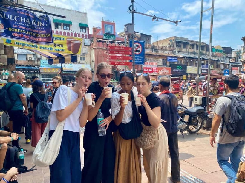 Delhi: Old Delhi's Street Food, Temples & Spice Market Tour - Starting at Lal Quila Metro, Gate No. 1 (It Matters)