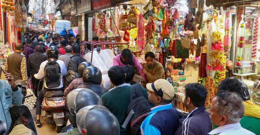 Delhi: Old Delhi & Spice Market Tour - Fatehpuri Masjid and the Mughal Heart Outside Red Fort