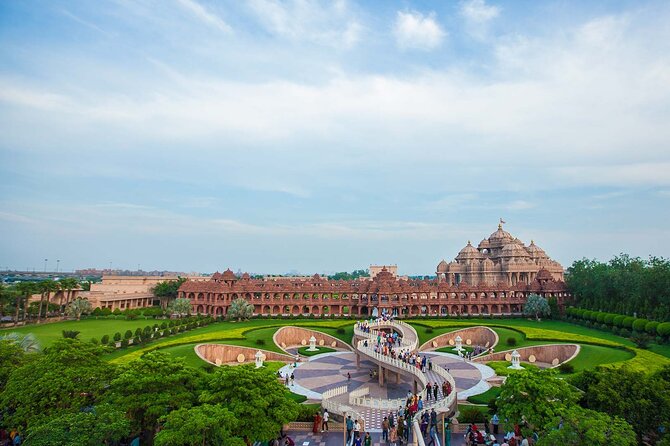 Delhi: Old & New Delhi Full or Half Day Tour - India Gate and Rashtrapati Bhavan: New Delhi’s Big Presence in Short Walks