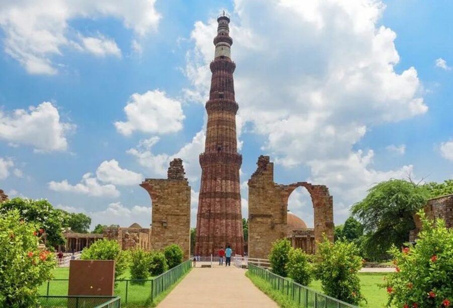 Delhi: Old & New Delhi Private Guided Full or Half-Day Tour - Lunch in Delhi: Mughlai, North Indian, and local choices